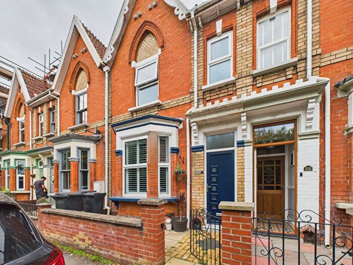 3 Bedroom Terraced House For Sale In Lyndale Avenue, Bridgwater, TA6