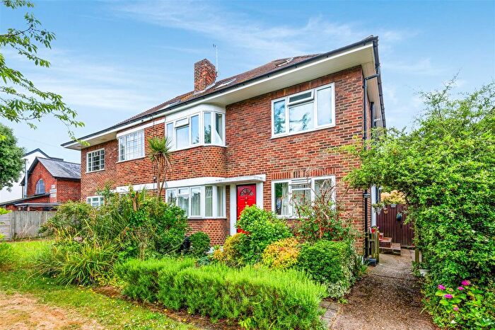 2 Bedroom Flat To Rent In Richmond Road, London, SW20