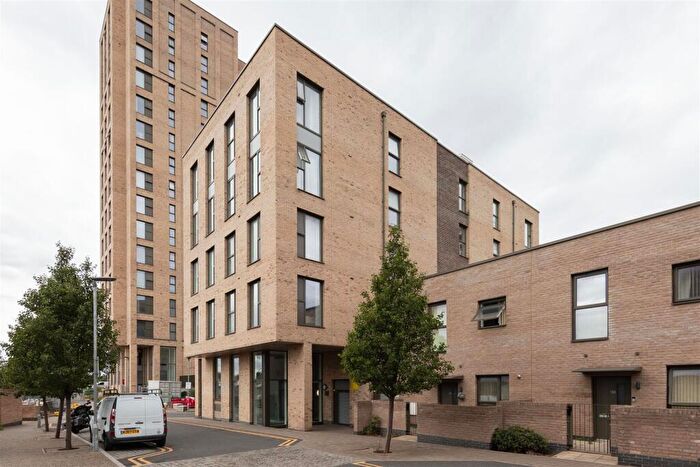 1 Bedroom Apartment For Sale In Dunedin Road, Leyton, E10
