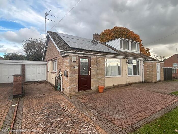 2 Bedroom Semi-Detached Bungalow For Sale In Highlands Avenue, Spinney Hill, Northampton, NN3