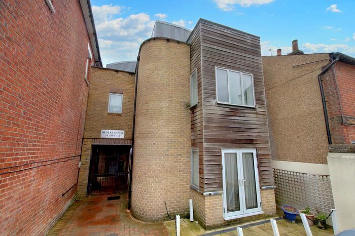 1 Bedroom Flat To Rent In Lattimore Road, St Albans, AL1