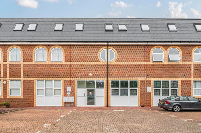 1 Bedroom Apartment To Rent In Alton Mews, Aylesbury, HP19
