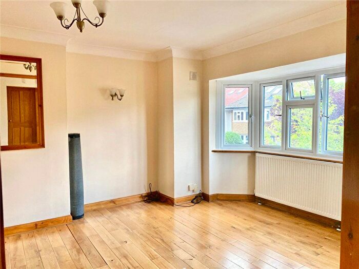 2 Bedroom Flat To Rent In Southdown Avenue, London, W7