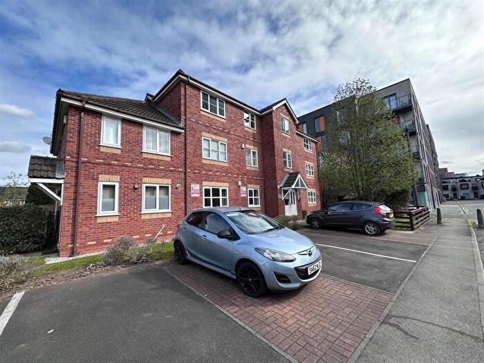 2 Bedroom Apartment To Rent In Twillbrook Drive, Salford, M3
