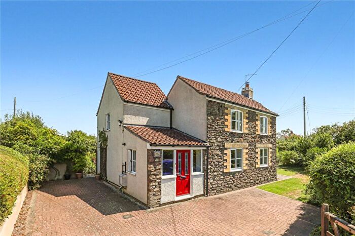 3 Bedroom Detached House For Sale In Siston Hill, Bristol, Gloucestershire, BS30