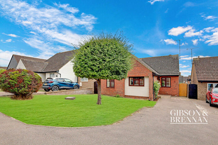3 Bedroom Detached Bungalow For Sale In Minton Heights, Rochford, SS4