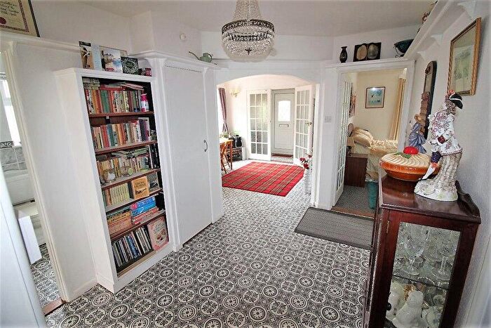 2 Bedroom Detached Bungalow For Sale In Uplands Road, Clacton On Sea, CO15