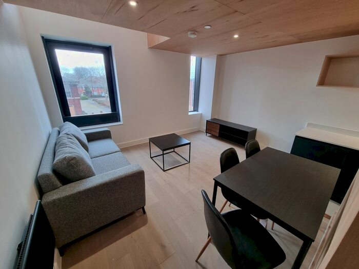 2 Bedroom Flat To Rent In Spinners Way, Manchester, M15