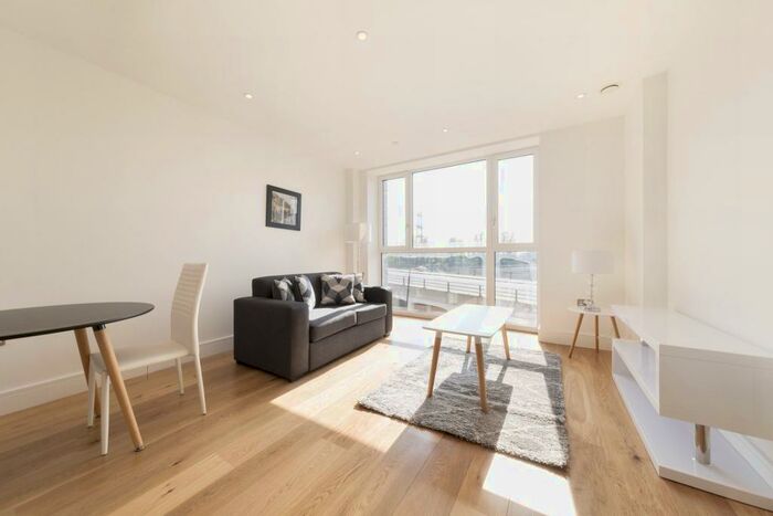 1 Bedroom Apartment To Rent In Thanet Tower, Caxton Street North, Canning Town, London, E16