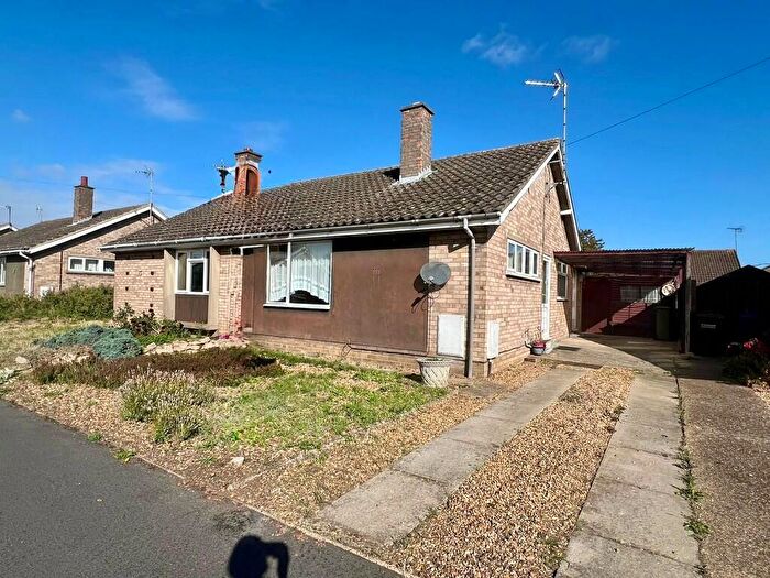 2 Bedroom Semi-Detached Bungalow For Sale In Horsegate Gardens, Chatteris, Cambs., PE16