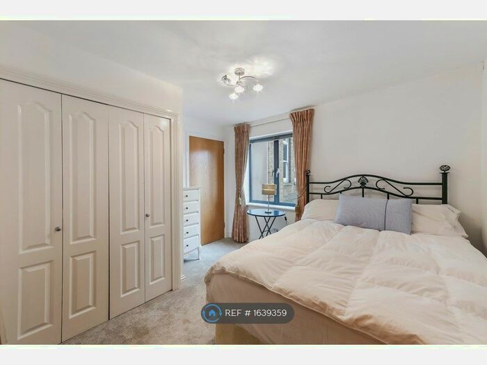 2 Bedroom Flat To Rent In Sherard Court, London, N7