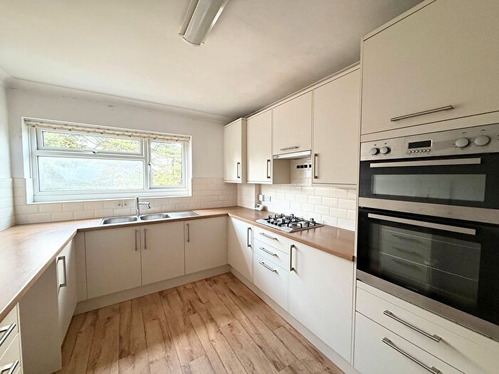 2 Bedroom Flat To Rent In Twynham Road, Bournemouth, BH6