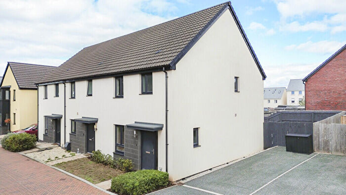 3 Bedroom End Of Terrace House For Sale In Chaffinch Rise, Cranbrook, EX5
