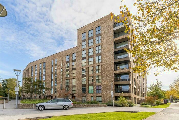 2 Bedroom Apartment To Rent In Lakeside Drive, Park Royal, NW10