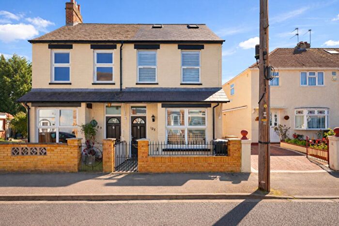 4 Bedroom Semi Detached House For Sale In Kings Road, London Colney, St. Albans, Hertfordshire, AL2