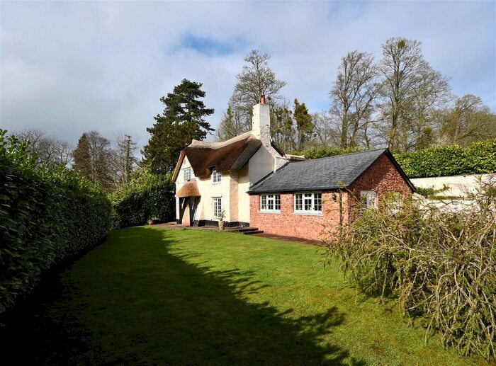 3 Bedroom Detached House For Sale In Bishops Lydeard, Taunton, TA4