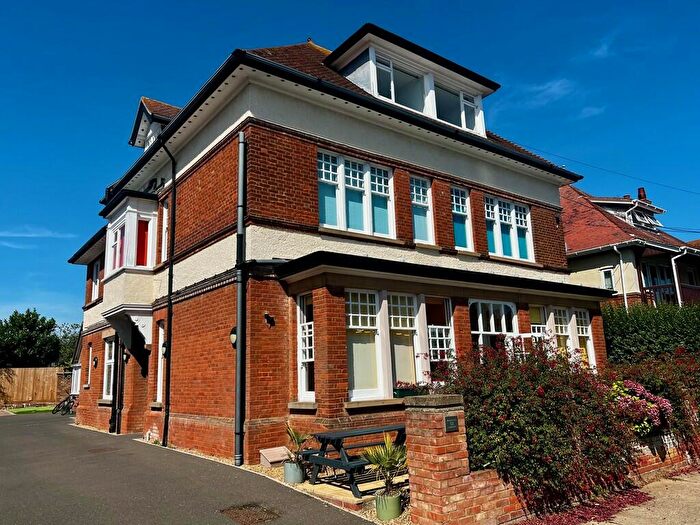 2 Bedroom Apartment To Rent In Orwell Road, Felixstowe, IP11