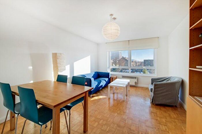 1 Bedroom Flat To Rent In Regent Square, Bow, E3