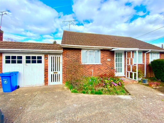 3 Bedroom Bungalow To Rent In Barkham Road, Wokingham, Berkshire, RG41