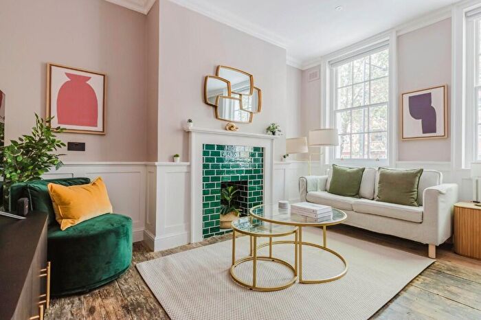 2 Bedroom Apartment To Rent In Cable Street, London, E1