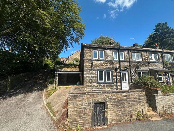 2 Bedroom Cottage For Sale In Back Lane, Holmfirth, HD9