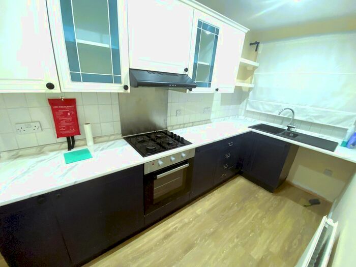 4 Bedroom Semi-Detached House To Rent In Long Green, Chigwell, IG7