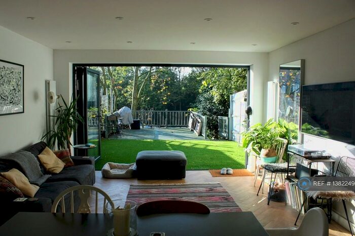 3 Bedroom Terraced House To Rent In Buxhall Crescent, London, E9