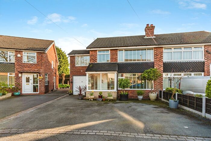 4 Bedroom Semi Detached House For Sale In Baslow Drive, Heald Green, Cheadle, Greater Manchester, SK8