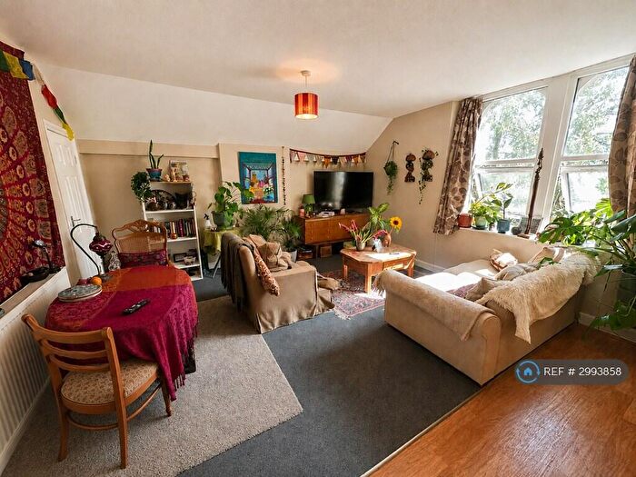 2 Bedroom Flat To Rent In Cotham Brow, Bristol, BS6
