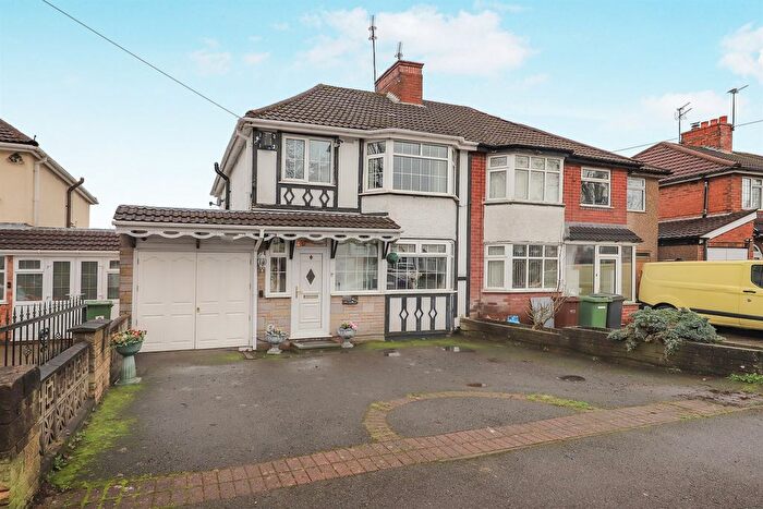 3 Bedroom Semi Detached House For Sale In Deyncourt Road, Wednesfield, Wolverhampton, WV10