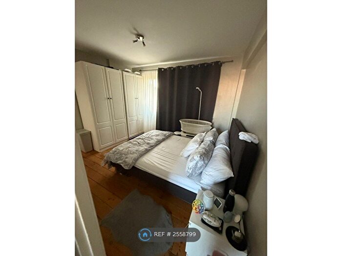1 Bedroom Flat To Rent In Coleman Court, London, SW18