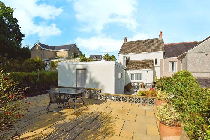 3 Bedroom End Terrace House For Sale In Bryncethin Road, Garnant, Ammanford, Carmarthenshire, SA18