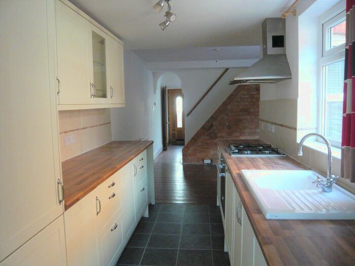 2 Bedroom Terraced House To Rent In Queens Road, Reading, RG4