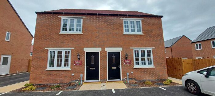 2 Bedroom Semi-Detached House To Rent In Marchmont View, Biddenham, MK40