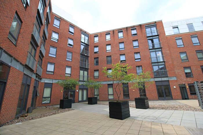 2 Bedroom Flat To Rent In Dun Street, Sheffield, Uk, S3