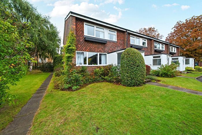 3 Bedroom End Of Terrace House For Sale In Cross Lanes, Guildford, GU1