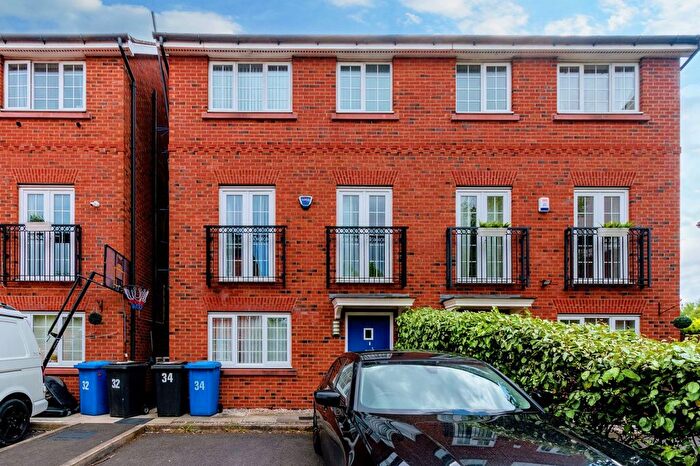 4 Bedroom Semi-Detached House To Rent In Monks Place, Warrington, WA2