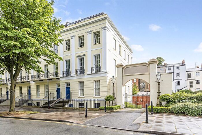 3 Bedroom Flat For Sale In The Broadwalk, Imperial Square, Cheltenham, GL50