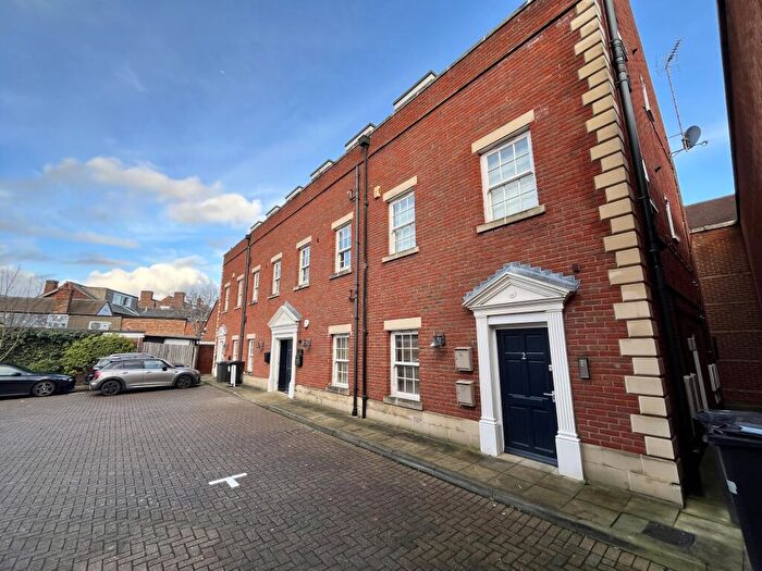 2 Bedroom Apartment To Rent In King Georges Court, Billericay, CM12