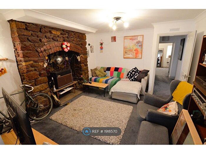 2 Bedroom Flat To Rent In Cotham Hill, Bristol, BS6