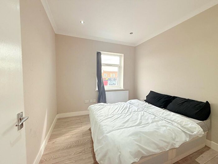 1 Bedroom Flat To Rent In Long Lane, Hillingdon, Uxbridge, UB10