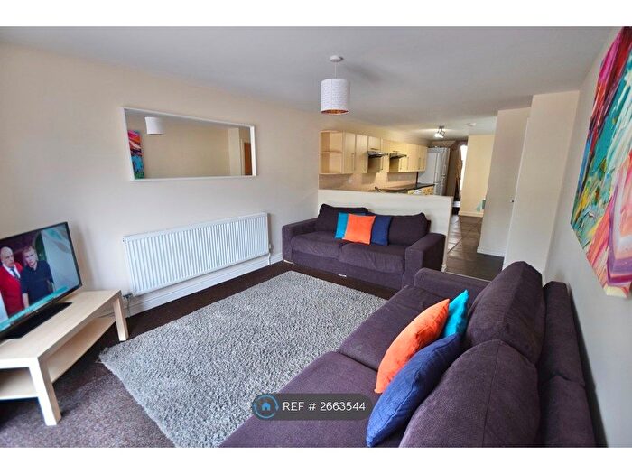 9 Bedroom Terraced House To Rent In Flora Street, Cardiff, CF24