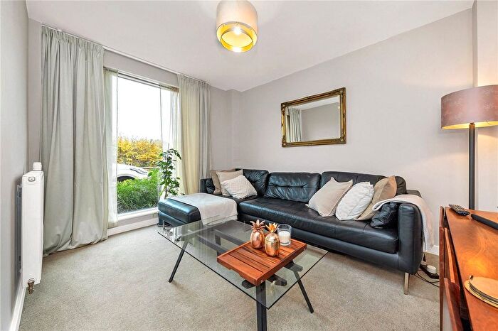 3 Bedroom Flat To Rent In Hering Road, Trumpington, Cambridge, Cambridgeshire, CB2