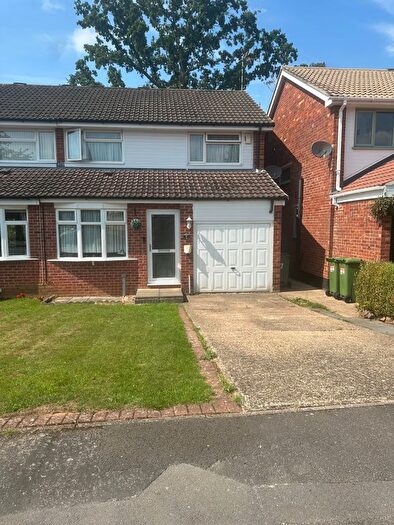 3 Bedroom Semi-Detached House To Rent In Edward Close, Oadby, LE2