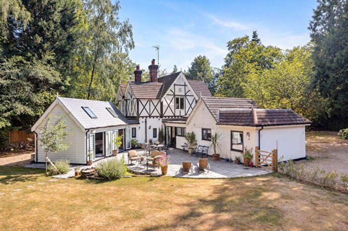 4 Bedroom Detached House For Sale In High Beeches Lane, Handcross, RH17