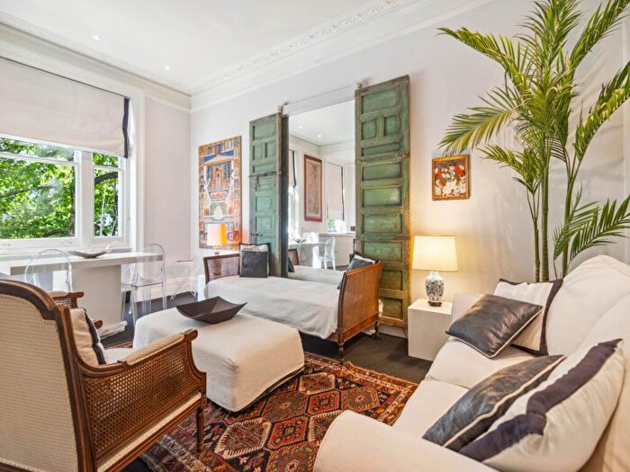 1 Bedroom Flat To Rent In Redcliffe Gardens, Earl's Court, Sw, SW10