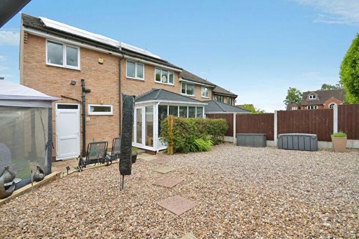 3 Bedroom End Terrace House For Sale In Cairn Drive, New Whittington, Chesterfield, Derbyshire, S43