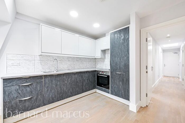 3 Bedroom Flat To Rent In St Barnabas Road, Tooting, CR4