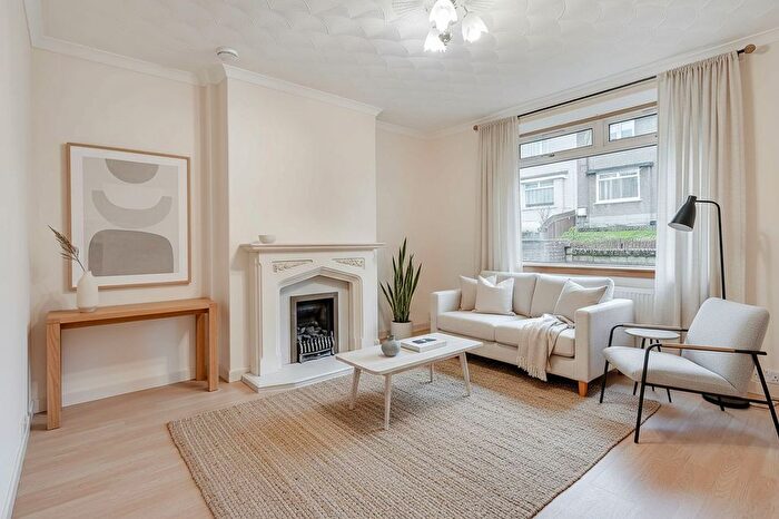 2 Bedroom Semi-Detached House For Sale In Forthview Crescent, Bo'ness, EH51