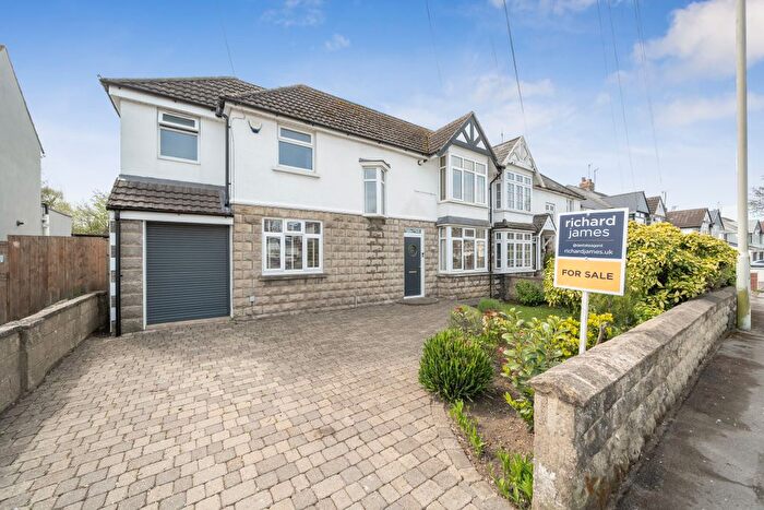 4 Bedroom Semi Detached House For Sale In Marlborough Road, Swindon, SN3